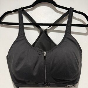 Victoria's Secret VSX Knockout Front-Close Sports Bra Black Size 38C
